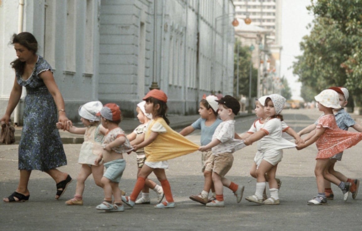 Советские дети с куклами