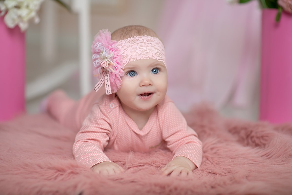 Новорожденная девочка