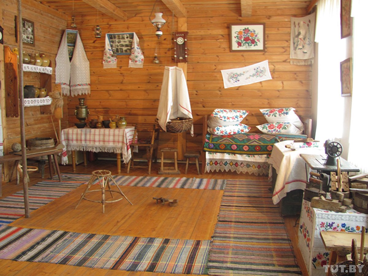 Сундук в русской избе