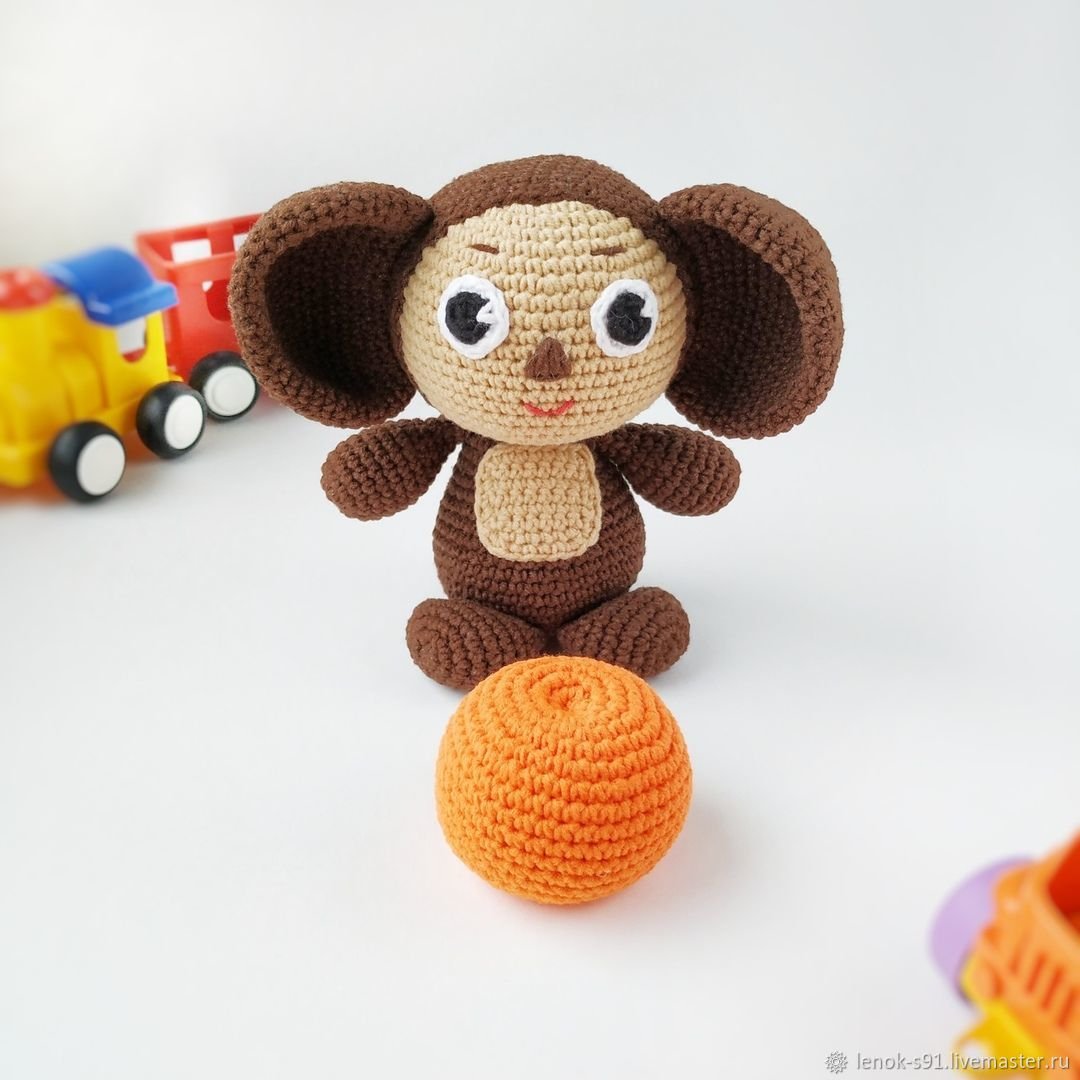 Вязаный Чебурашка