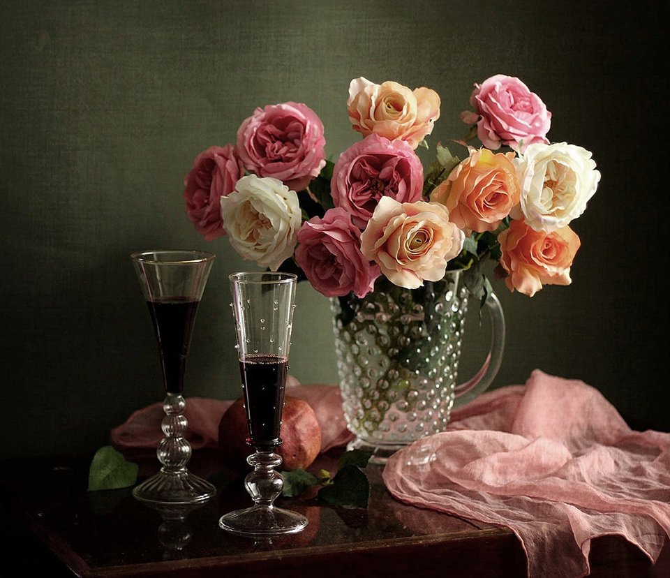 Натюрморт с розами
