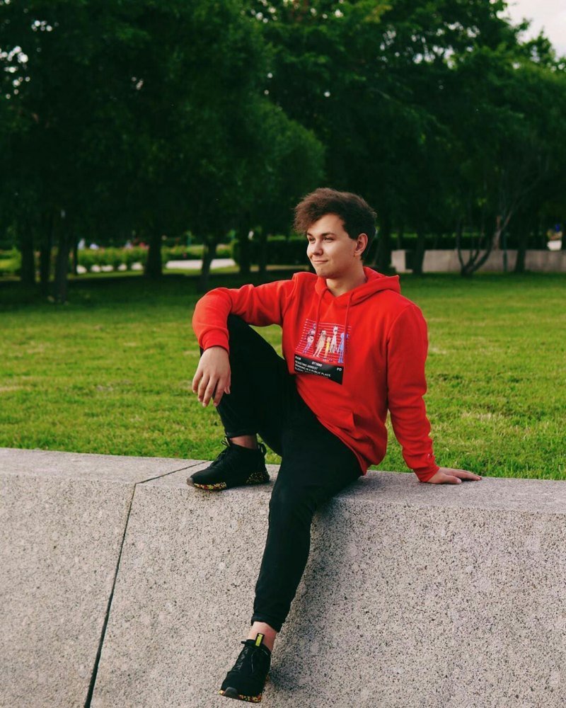 Антон Милс Милс Кел