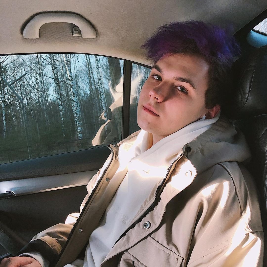 Антон Миллс