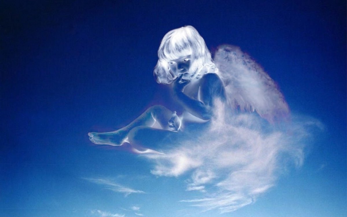 Ангелочек в небе