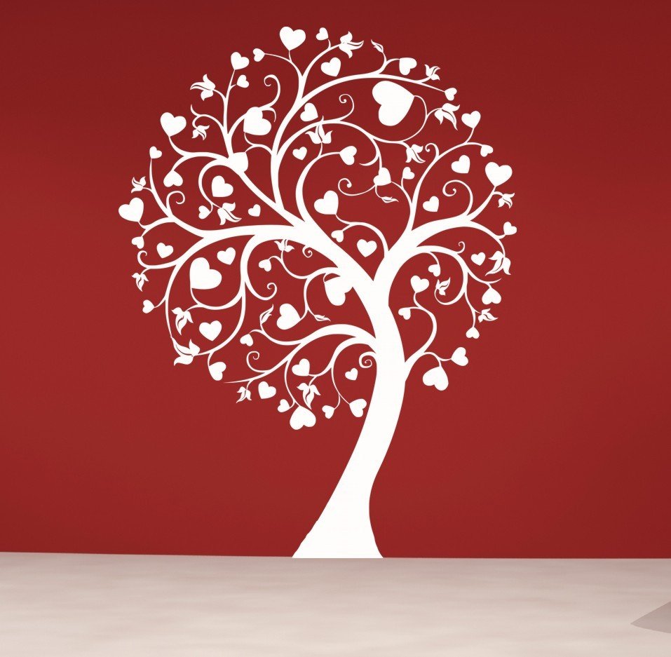 Дерево с сердечками