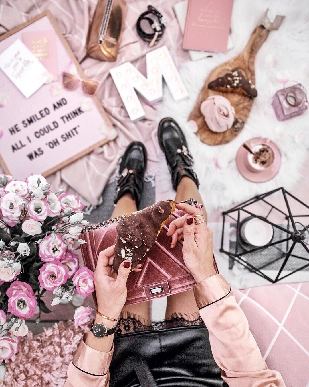 Инстаграм в розовом стиле