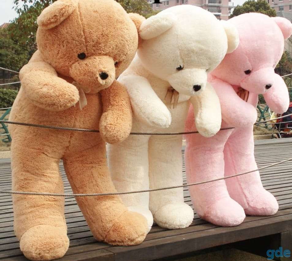 Много разных игрушек для девочек