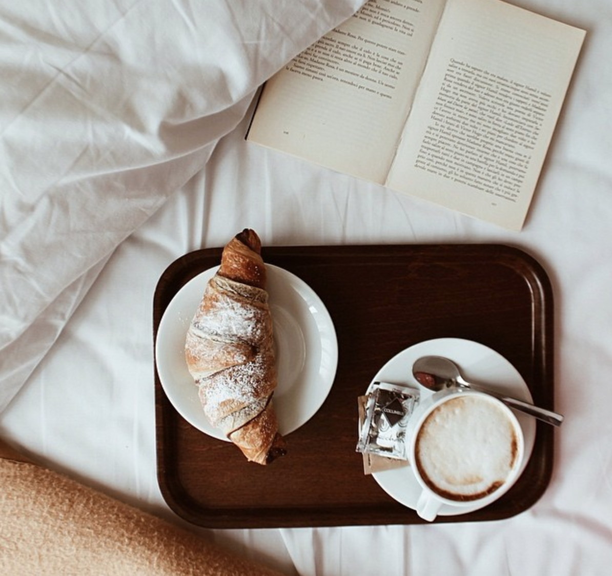 Завтрак в постель круассаны