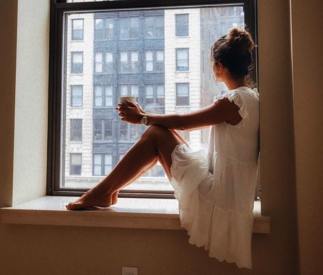 Уютный зимний вид из окна