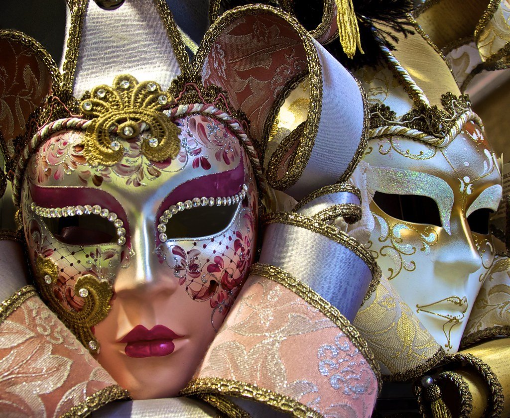 Красивые карнавальные маски