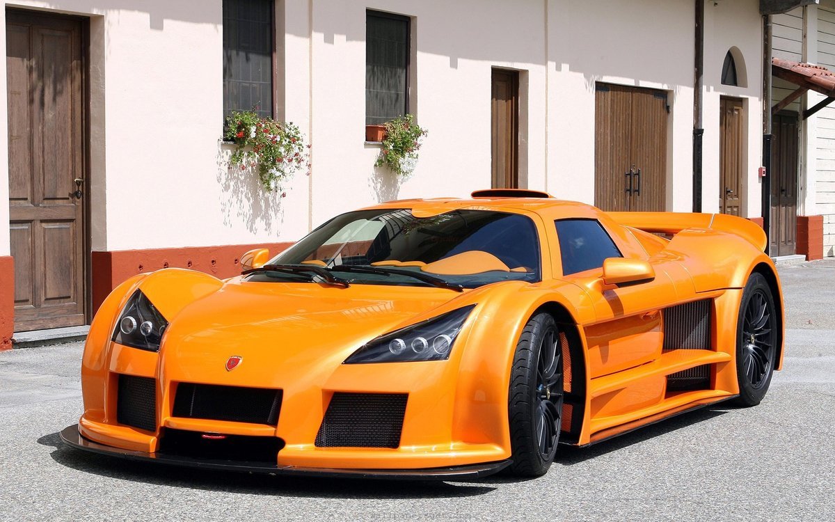 Gumpert Apollo