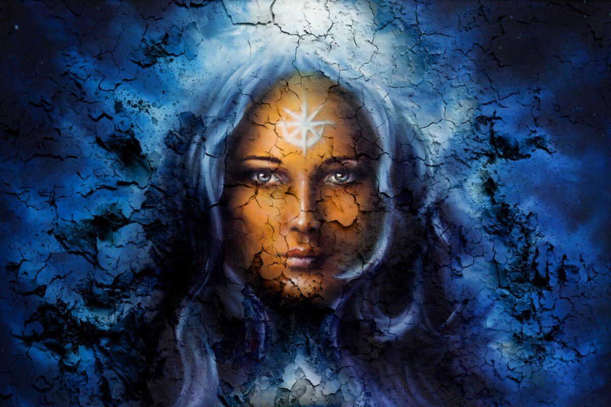 Женщины расы сияющих