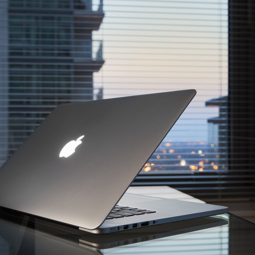 Ноутбук Apple