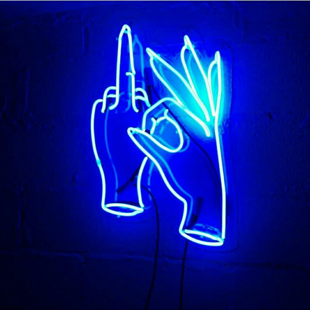 Эстетика синего надписи