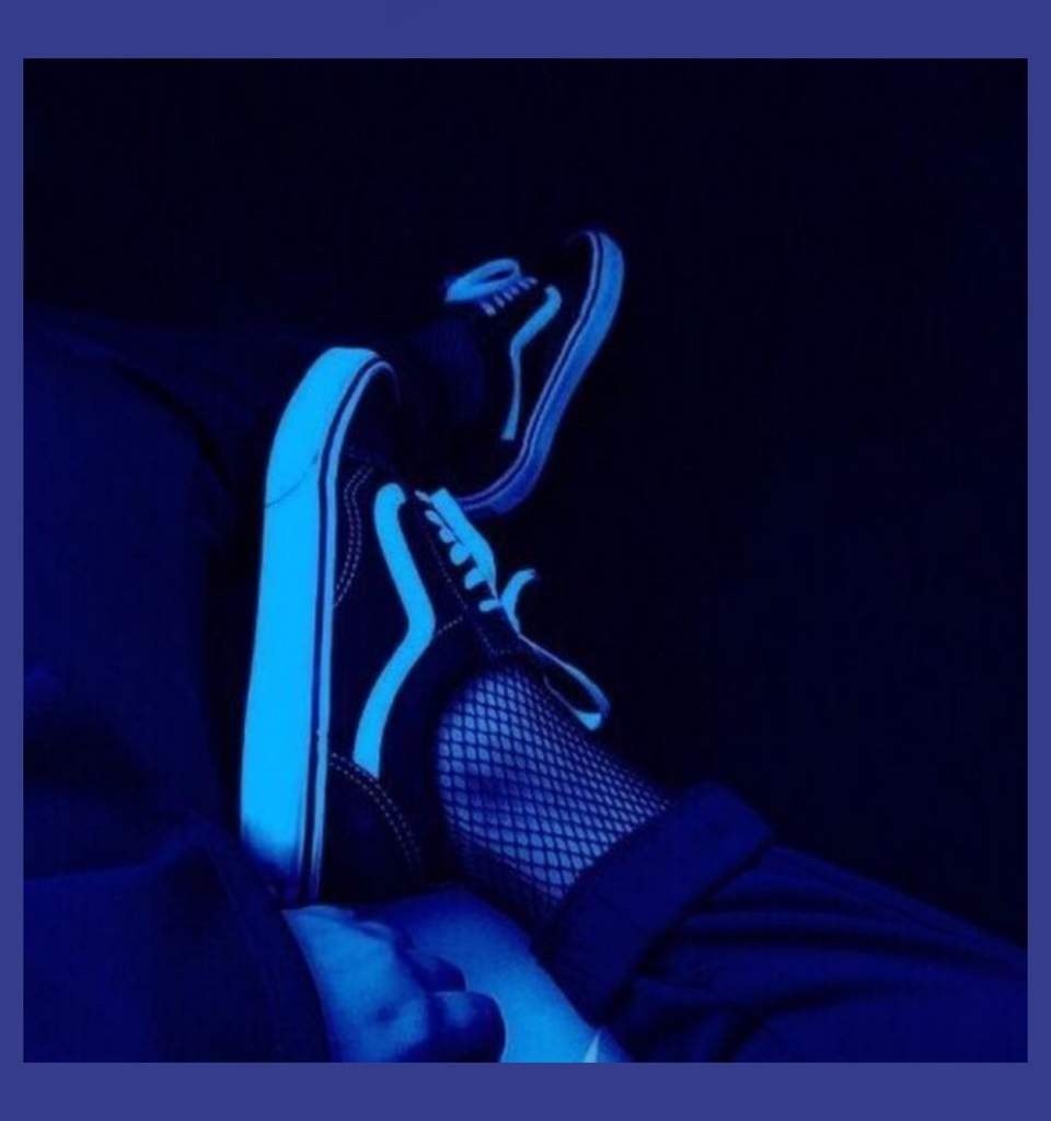 Неоновый фиолетовый