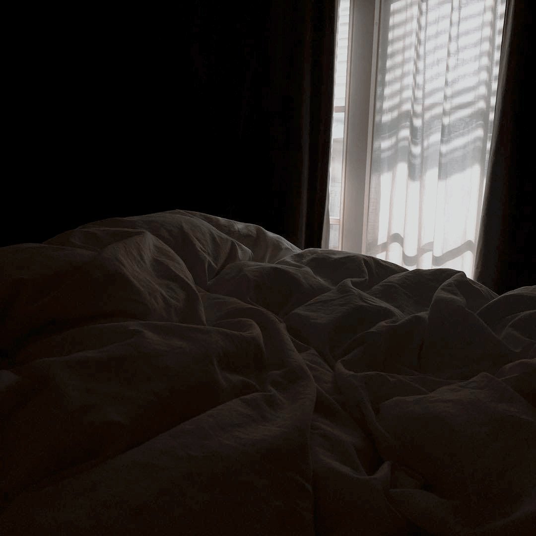 Постель в темноте