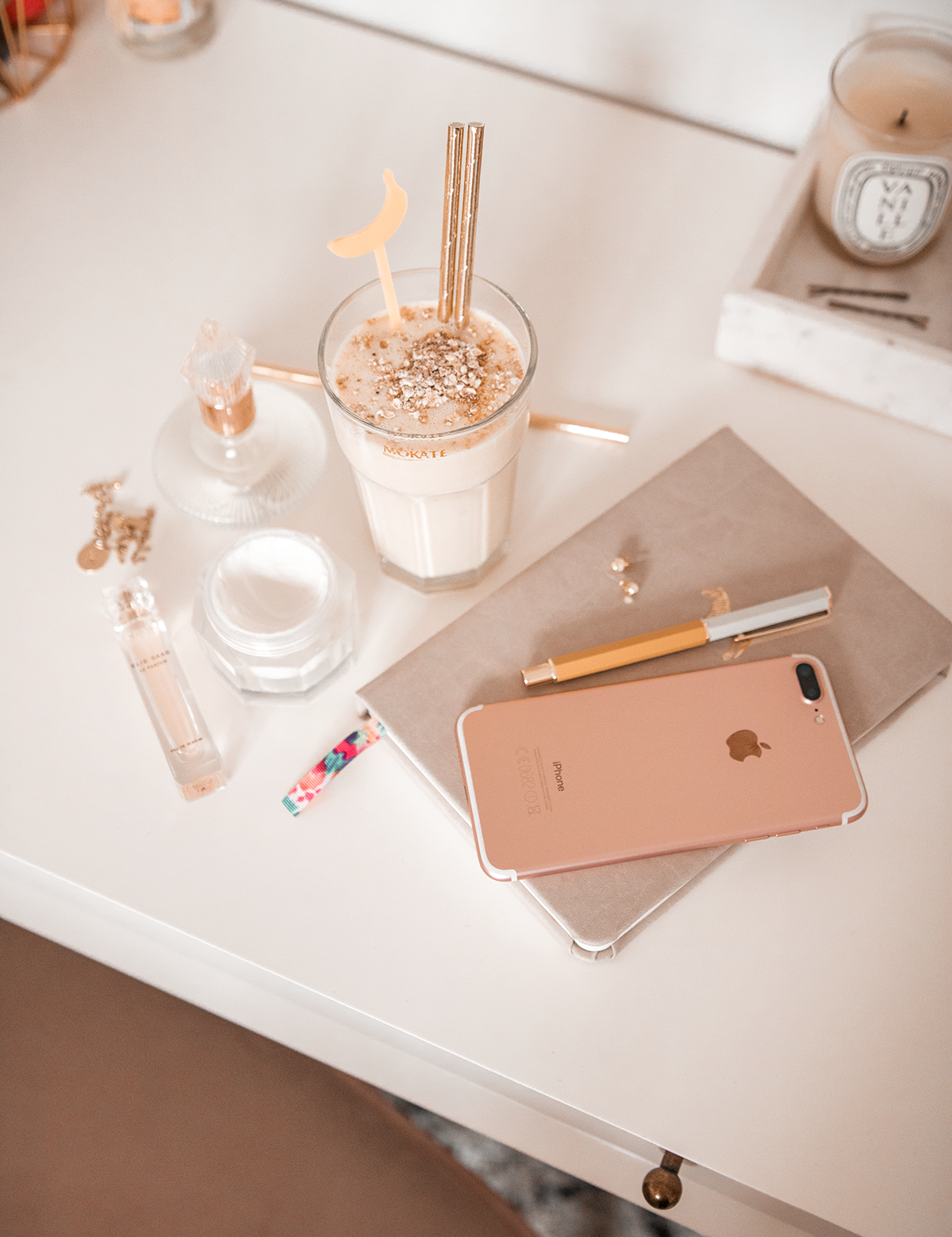 Бежевые предметы