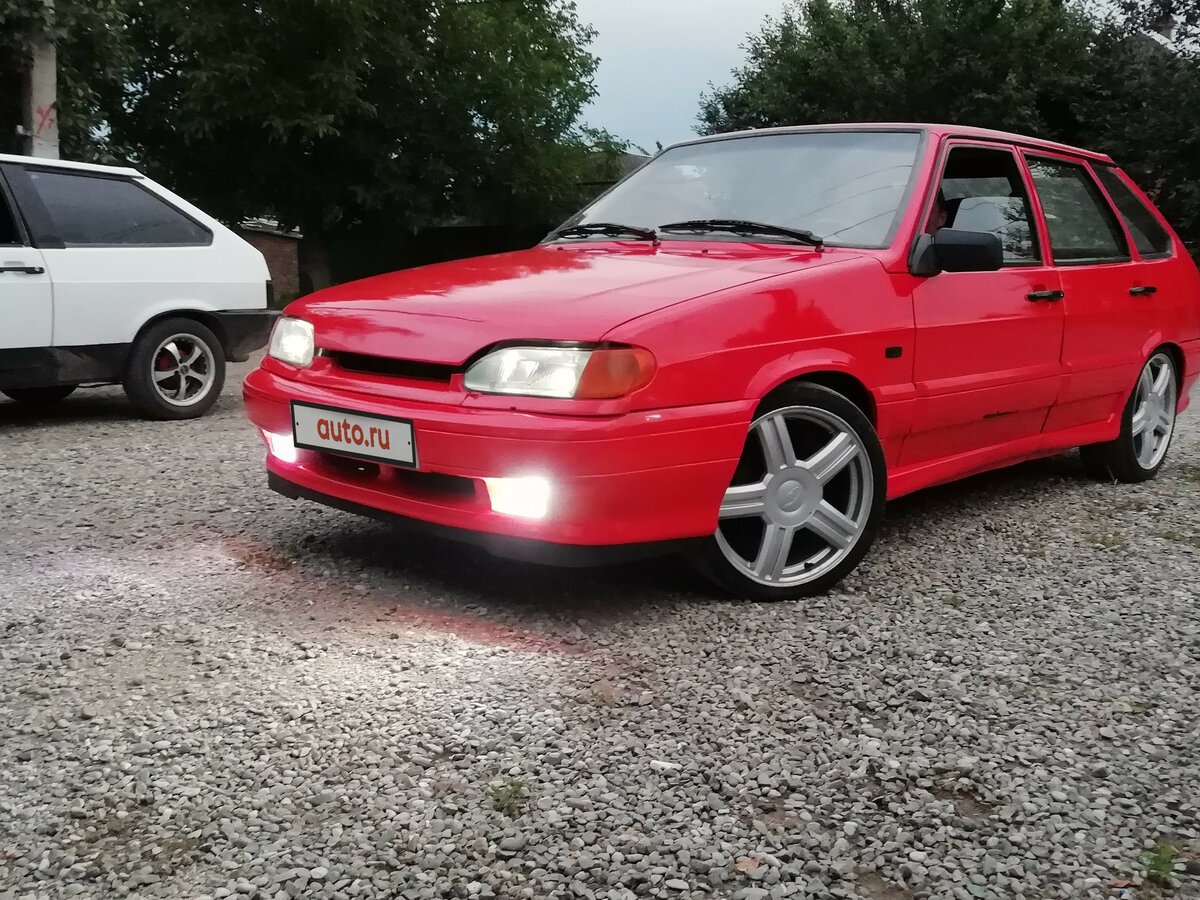 ВАЗ 2114 красная