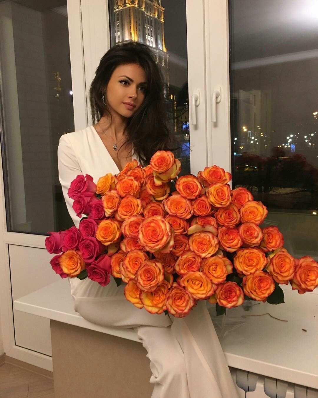 Селфи с букетом роз