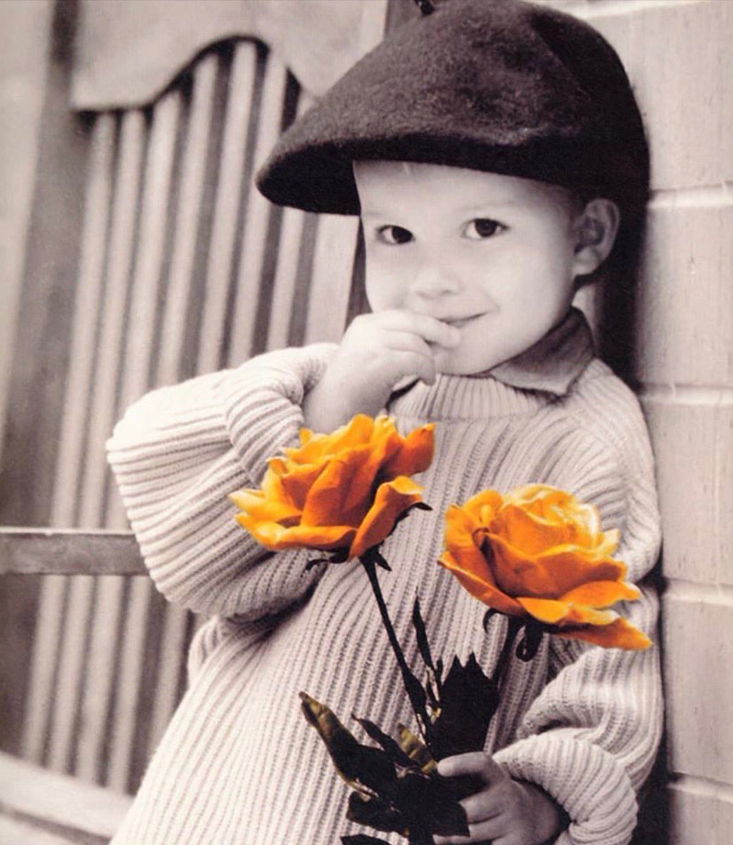 Дети с цветами