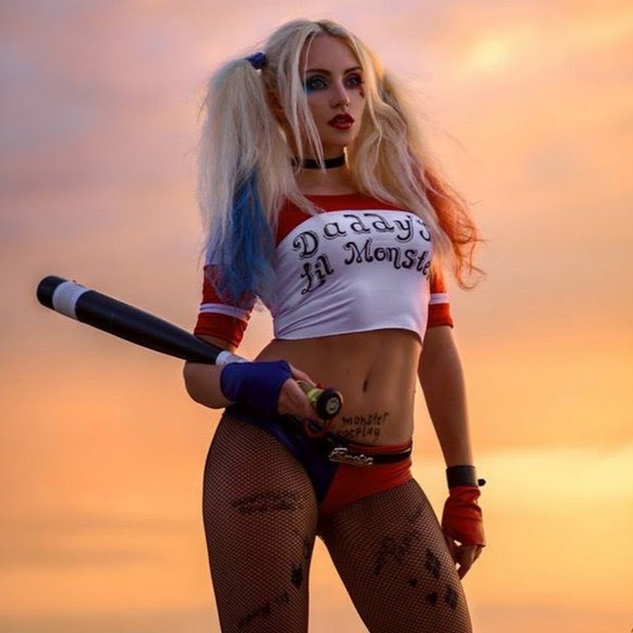 Косплейщицы Харли Квинн