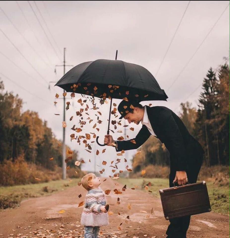 Красивый закат из окна квартиры