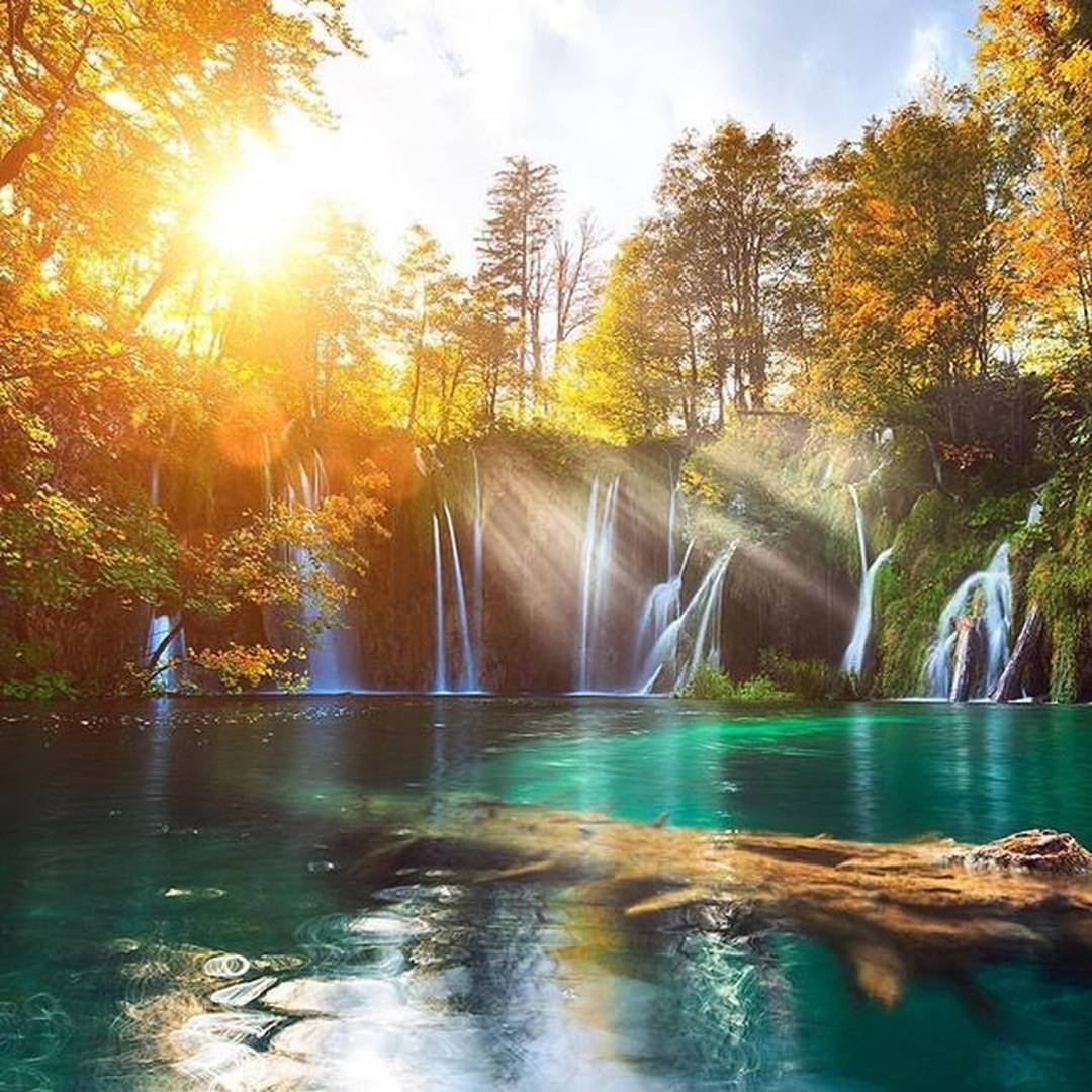 Солнечный водопад