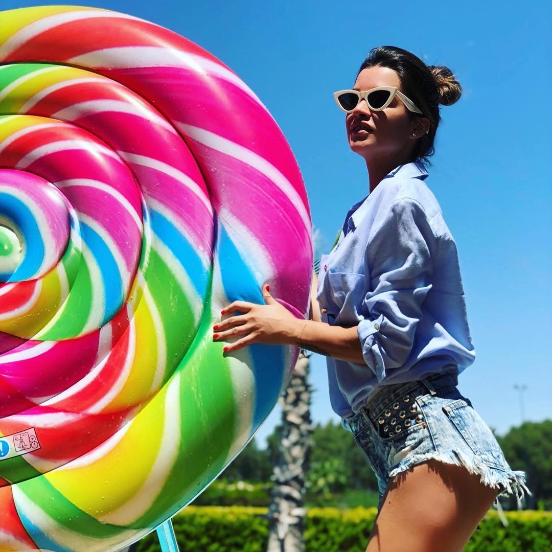 Фотосессия очень яркая