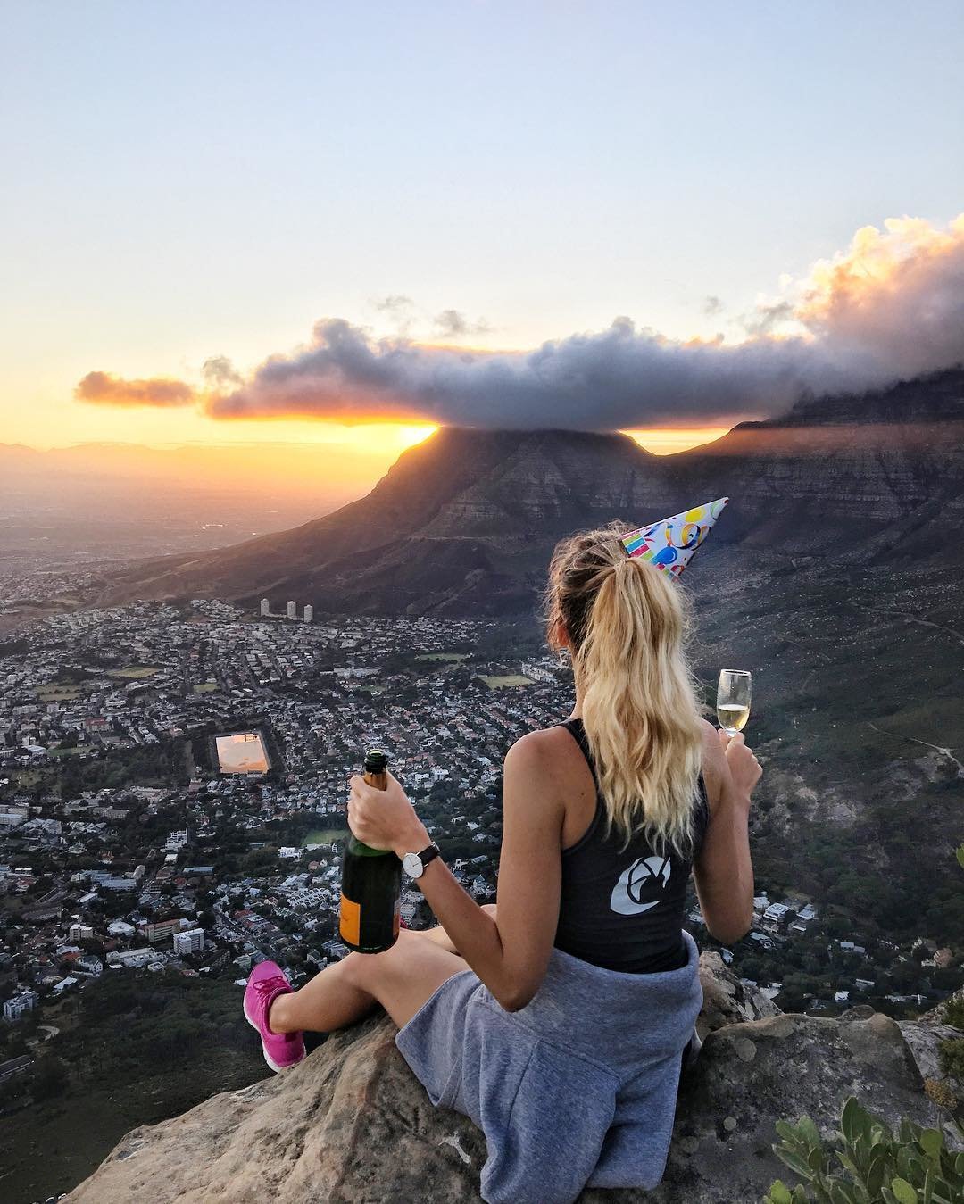 Девушка путешествует