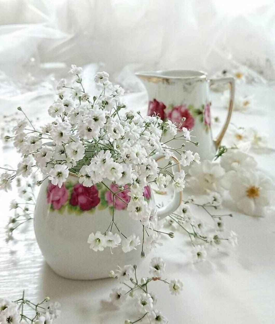 Нежный букет в чашке