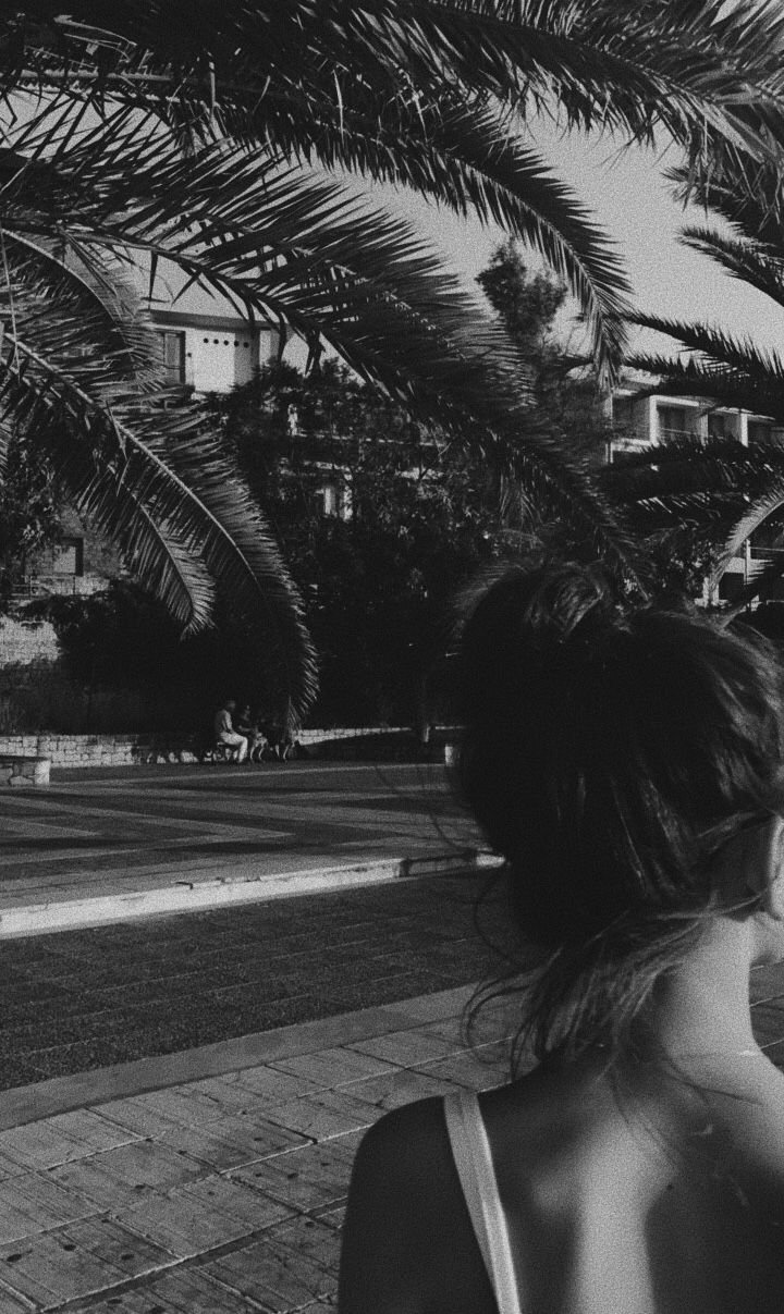 Без лица черно белое