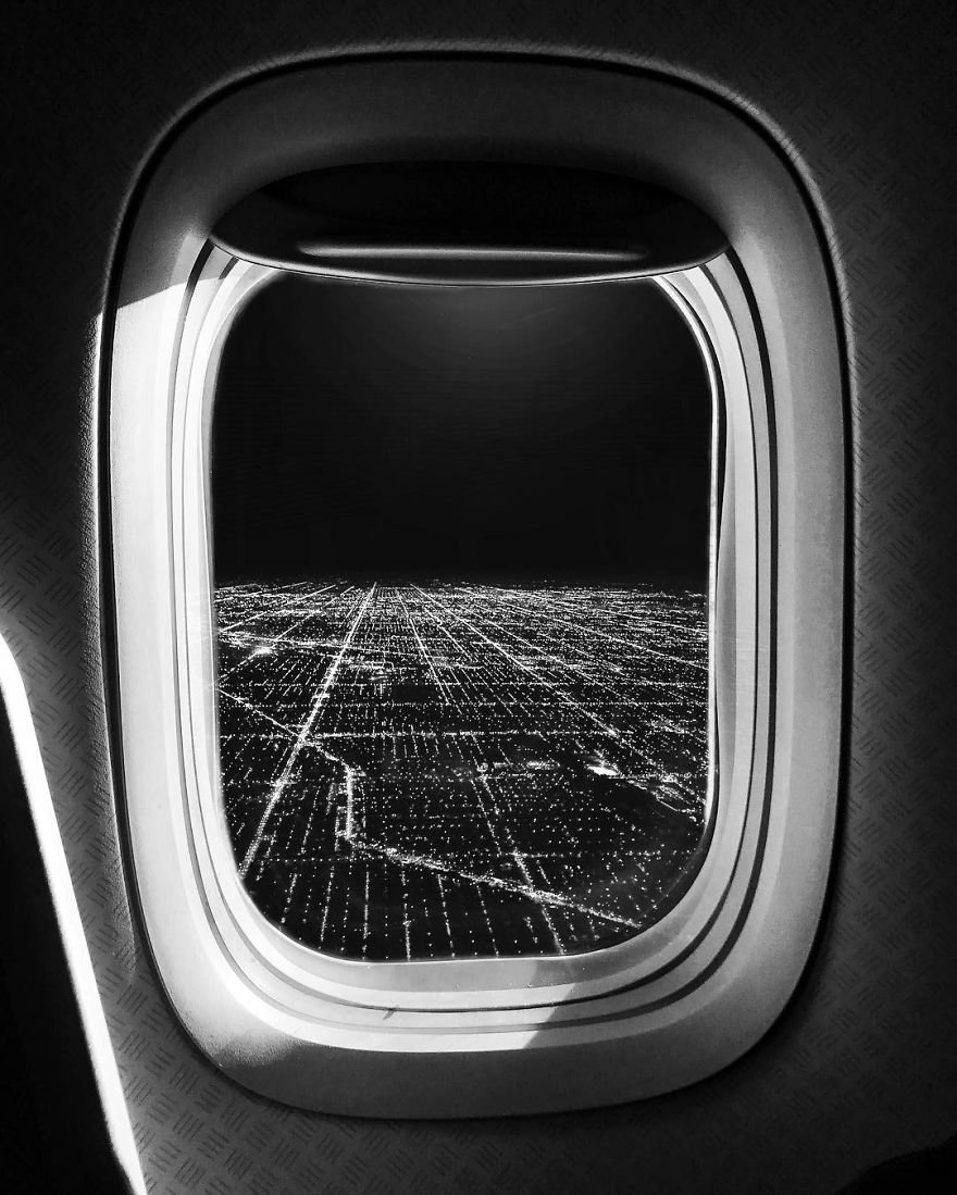 Иллюминатор черно белый