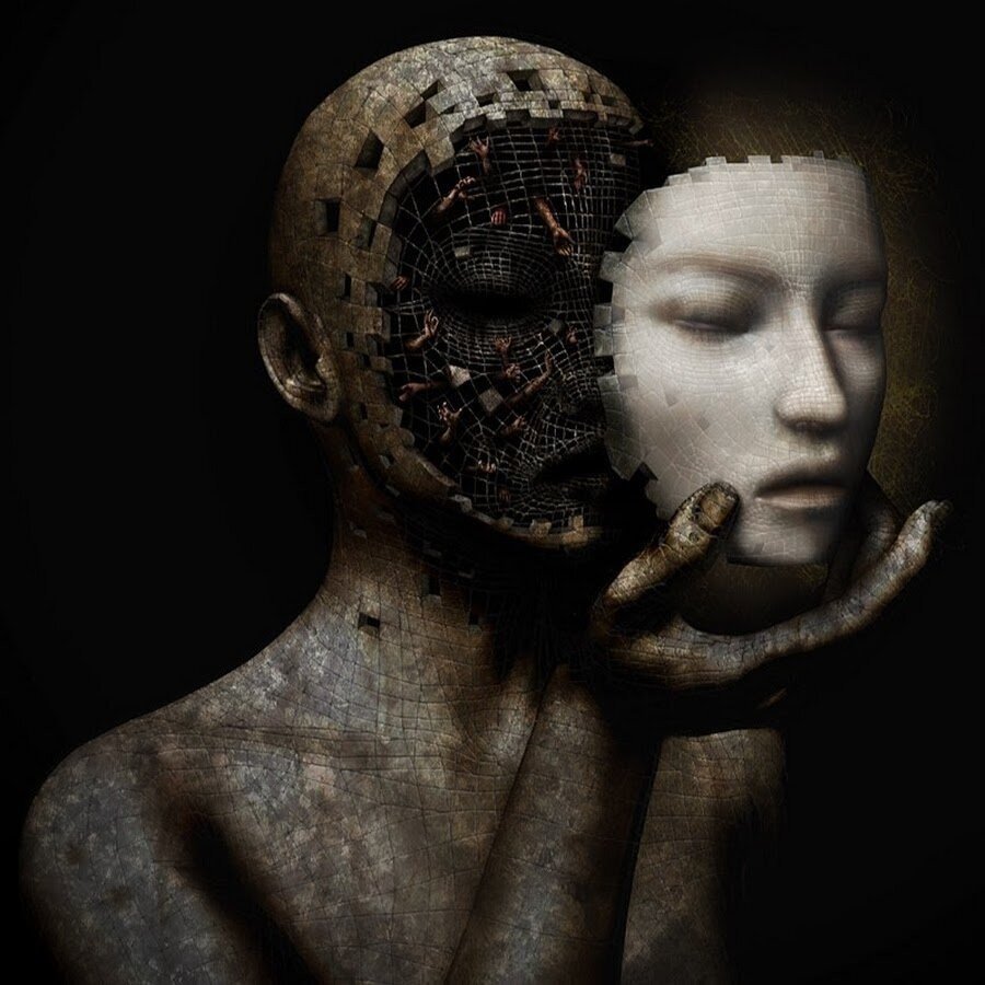 Человек за маской