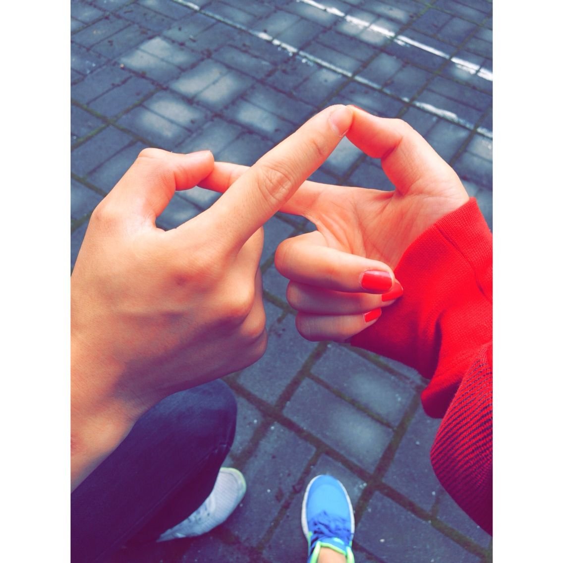 Рука в руке