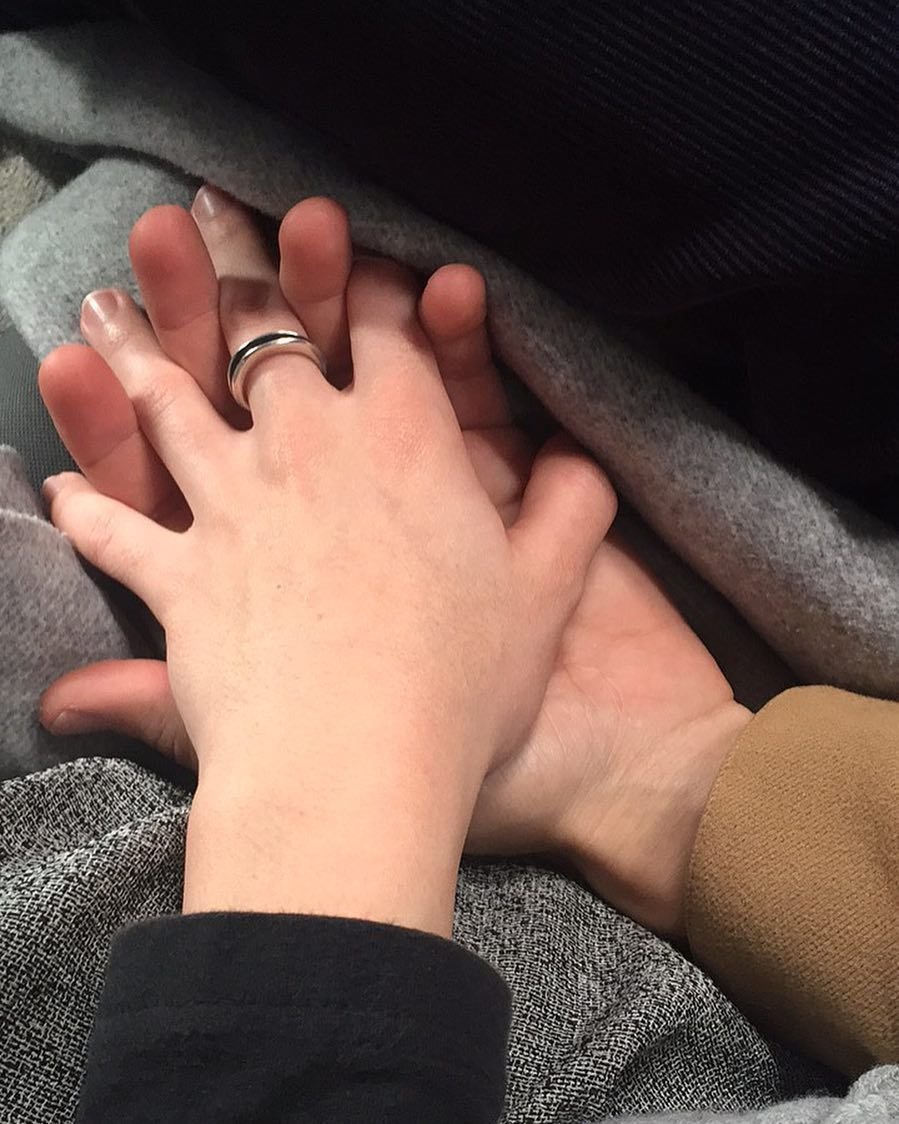 Рука в руке