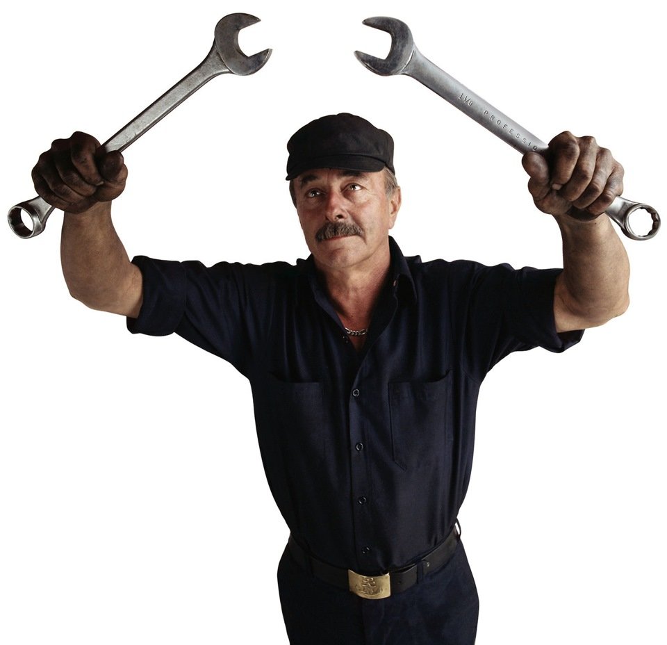 Обезьянка с гаечным ключом