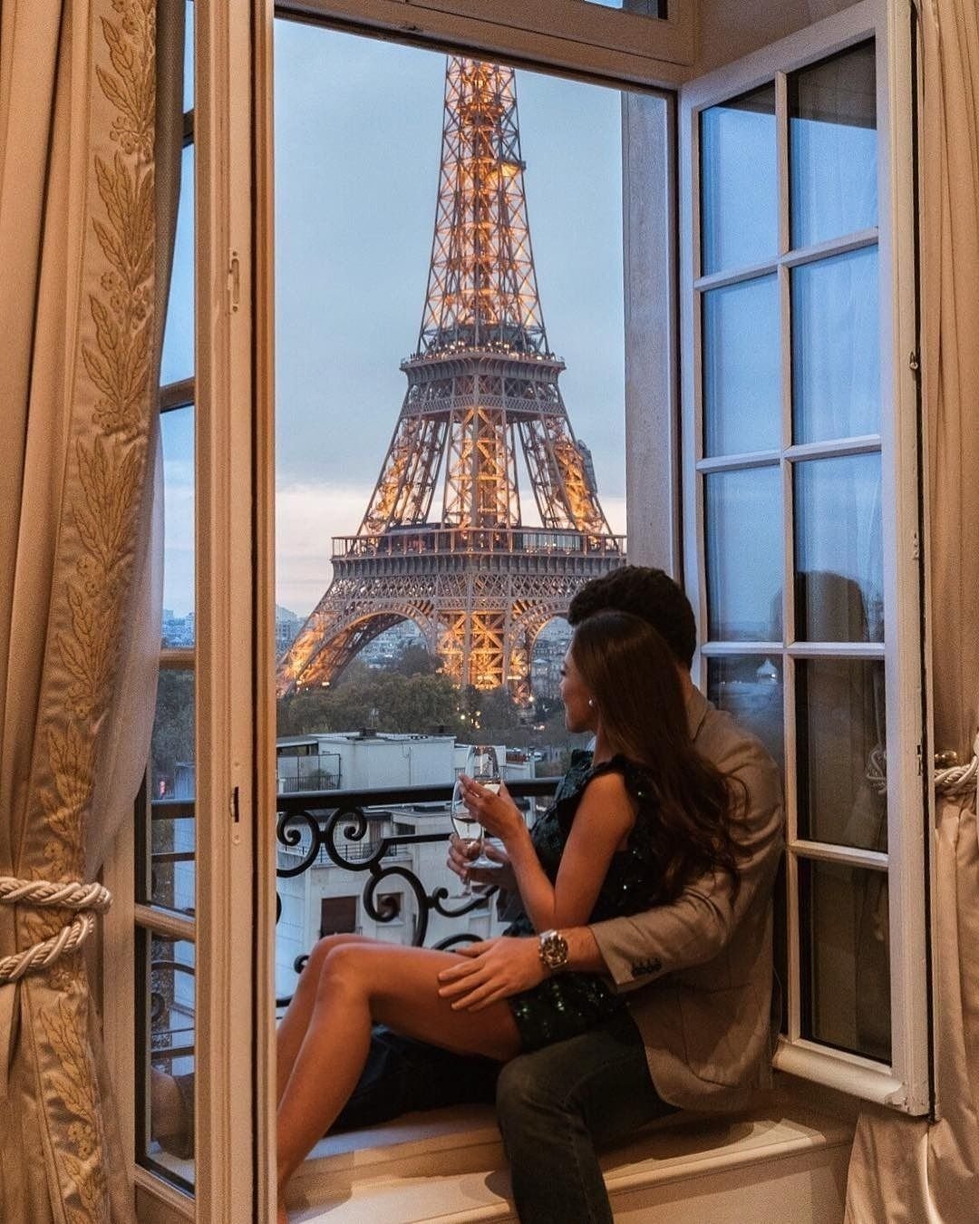 Влюбленные в Париже