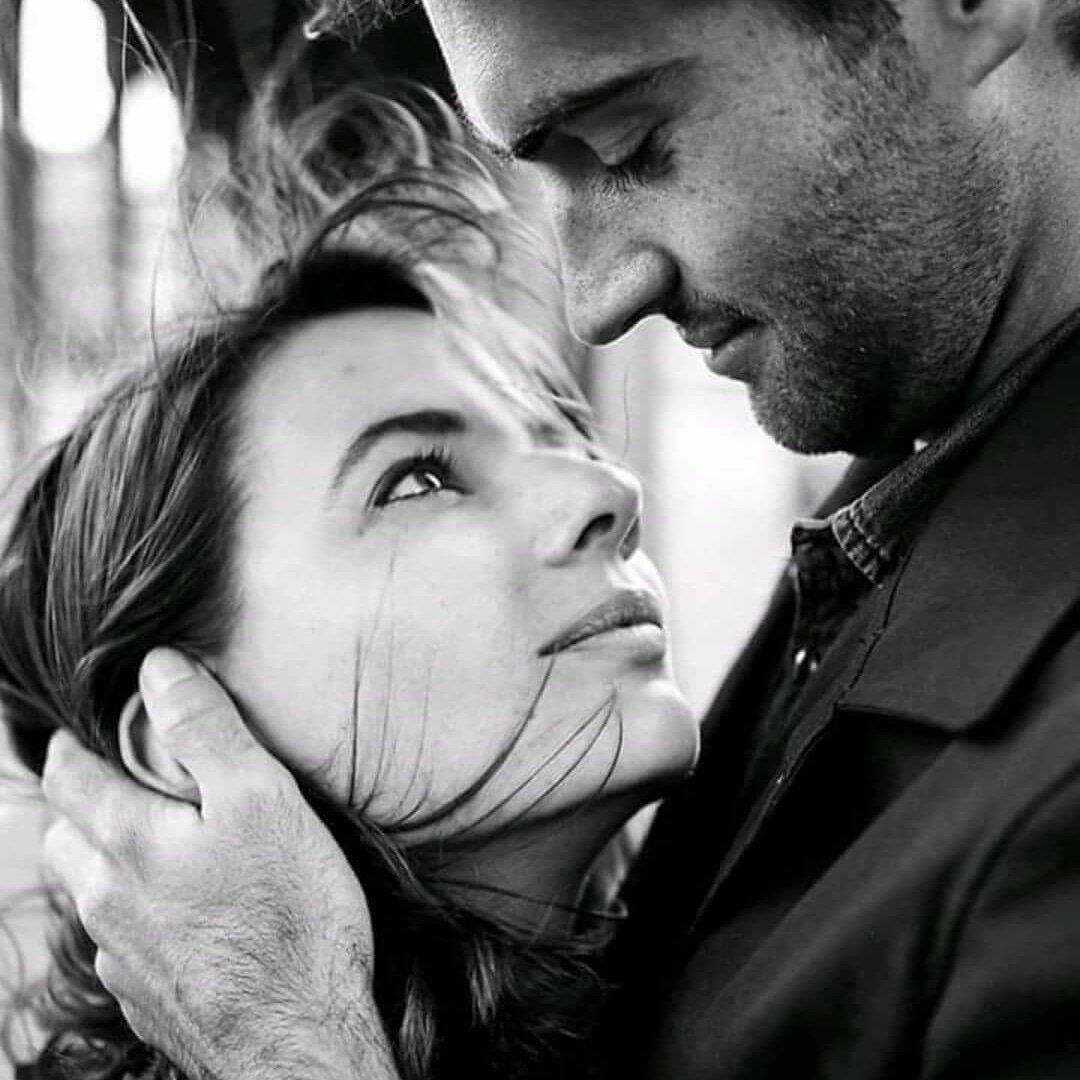 Влюбленные глаза в глаза