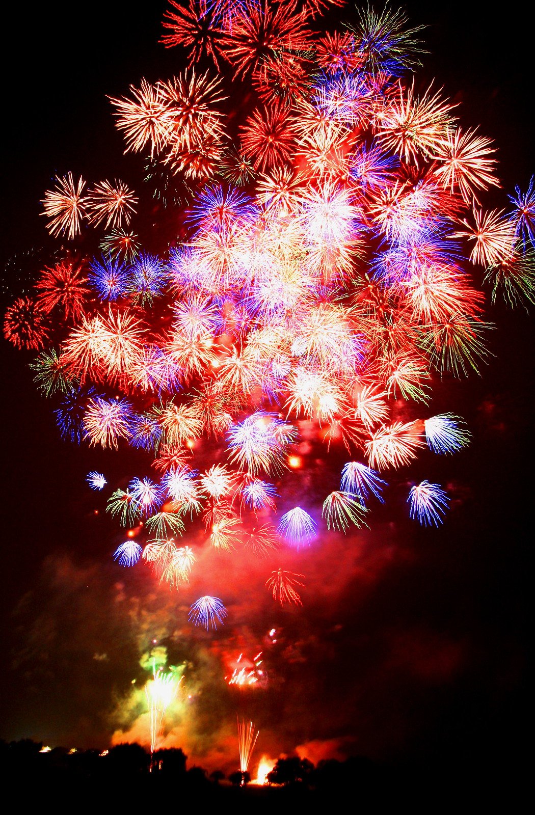 Шарики и салют