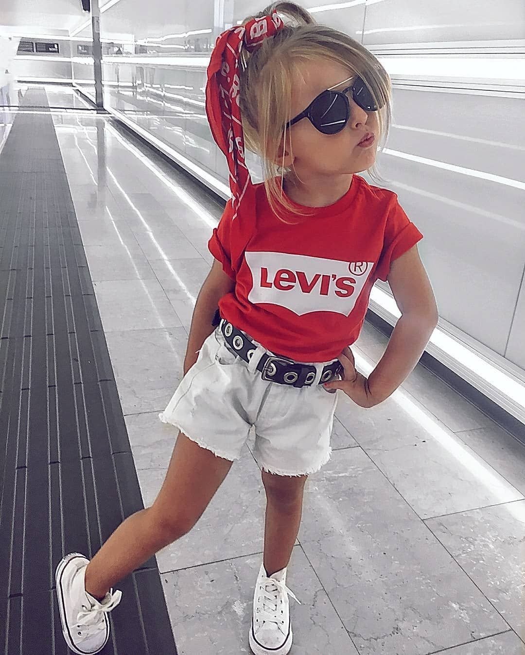 Грустный ребенок