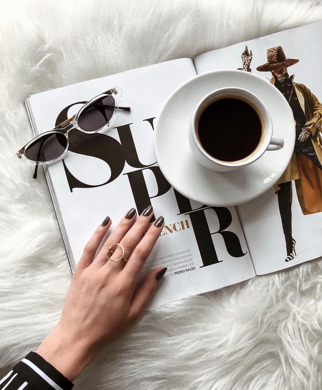 Доброе утро маникюр и кофе