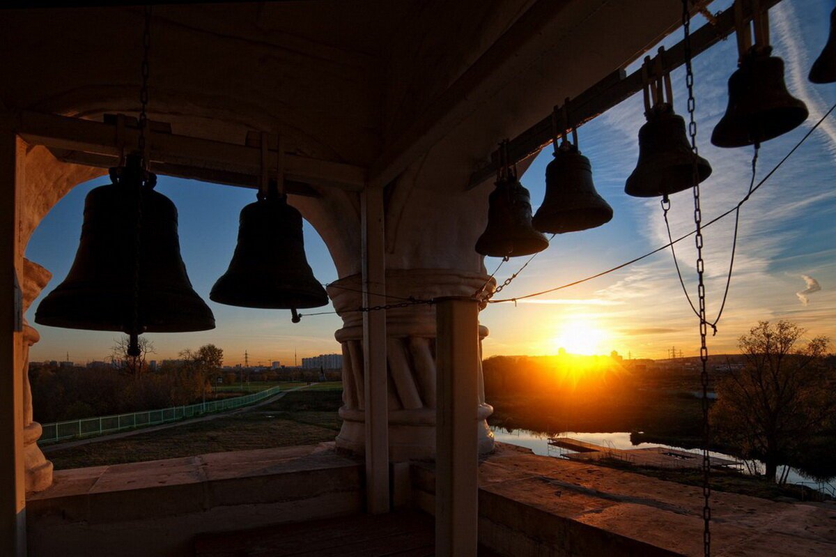 Колокольный звон в православном храме