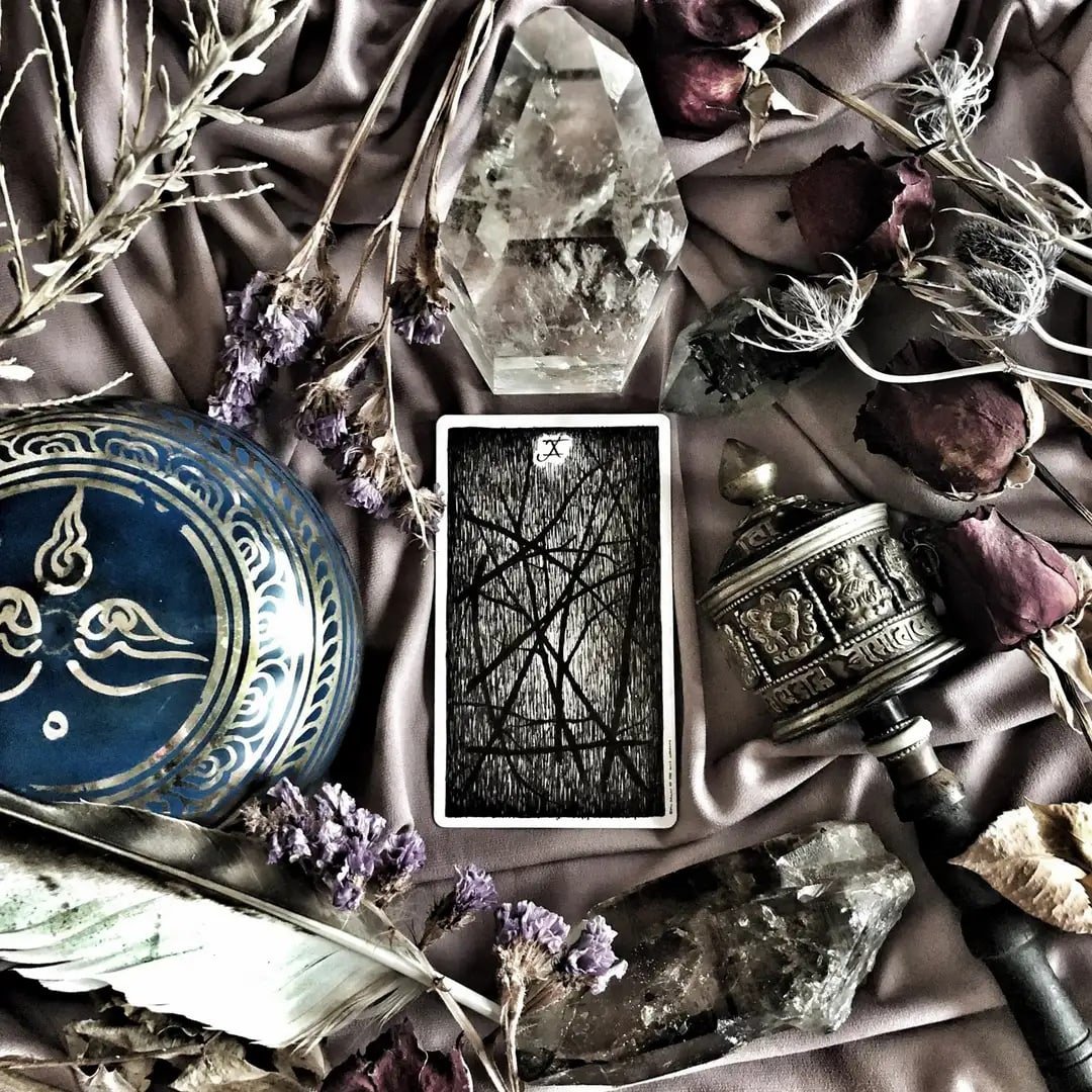 Таро Алистера Кроули шестерка жезлов