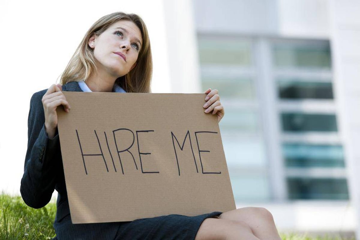 Безработная девушка