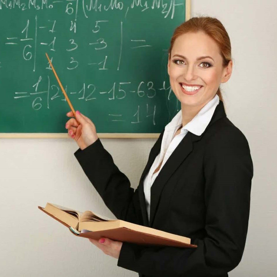 Девушка воспитатель