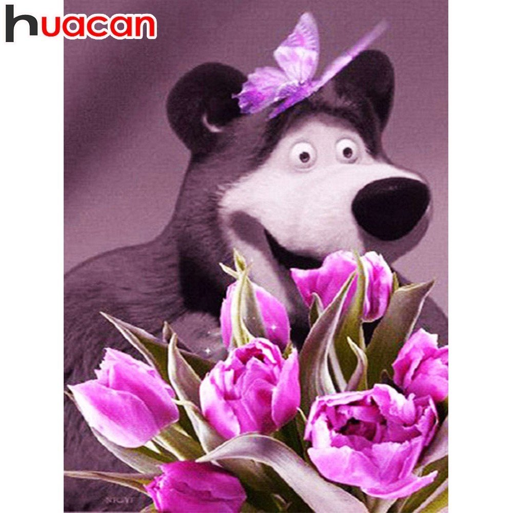 Медведь дарит цветы