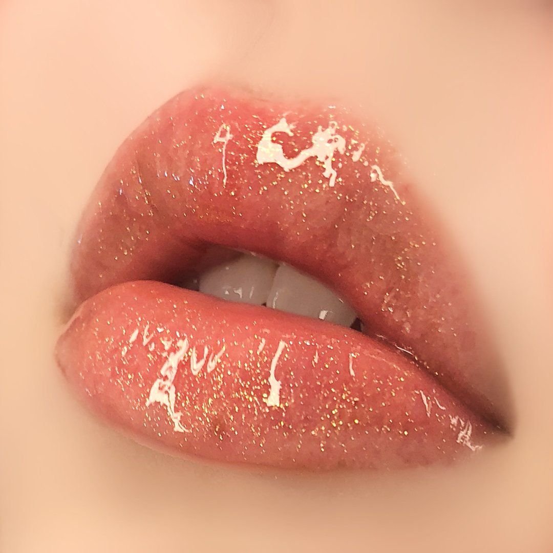 Губы без помады поцелуй