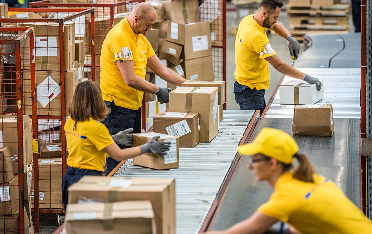 Стикеровщик на склад