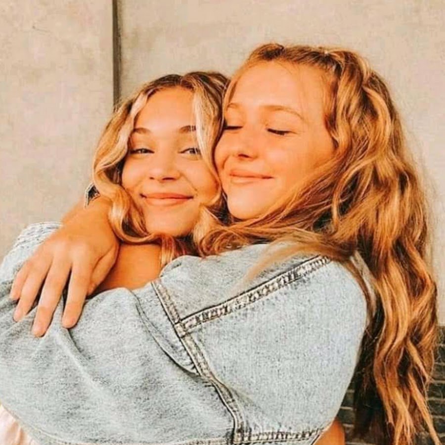 Идеи для фотографий с сестрой дома