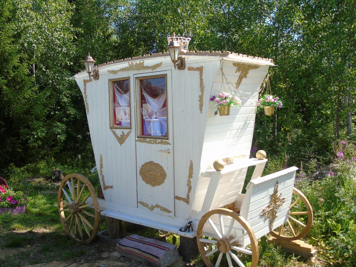 Оригинальный дачный туалет